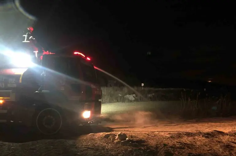 Burdur’da sazlık alanda yangın
