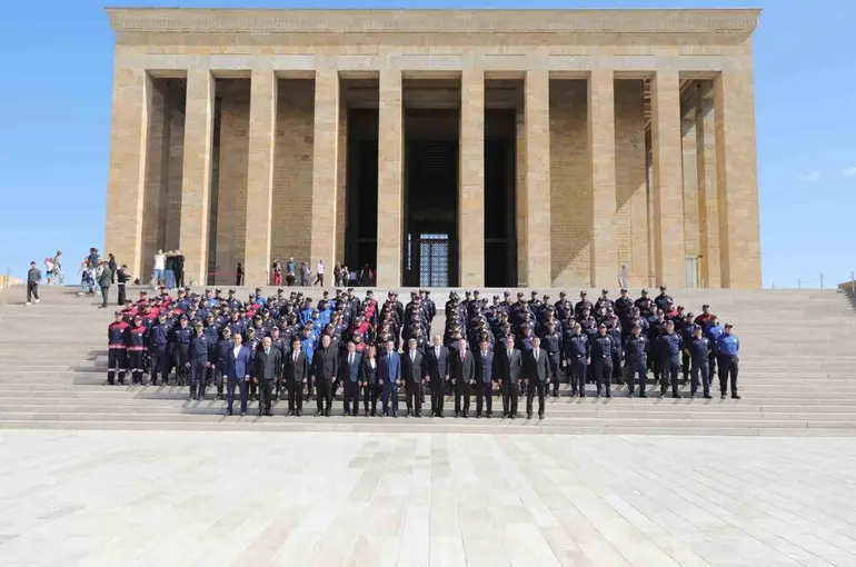 Bursa İtfaiyesi’nden Anıtkabir’e ziyaret
