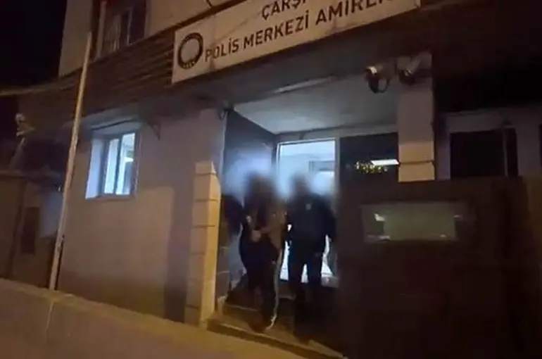 Bursa’da kesinleşmiş hapis cezası bulunan 2 şahıs yakalandı
