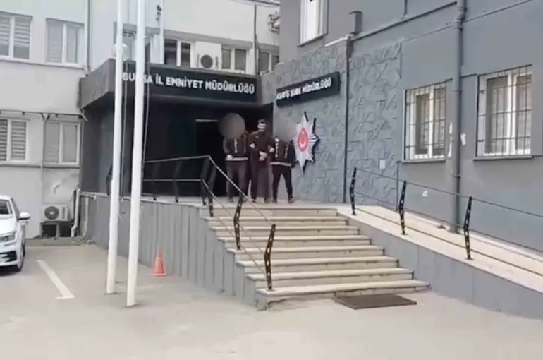 Bursa’da kesinleşmiş hapis cezası bulunan 3 firari yakalandı
