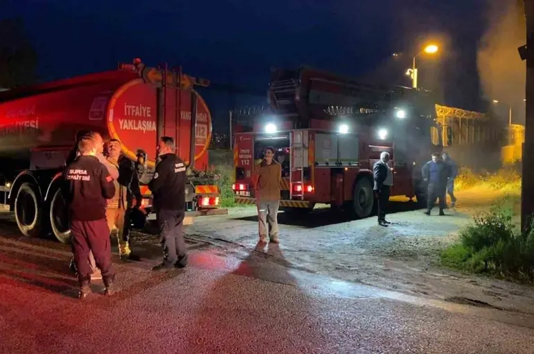 Bursa’da menteşe imalathanesinde yangın
