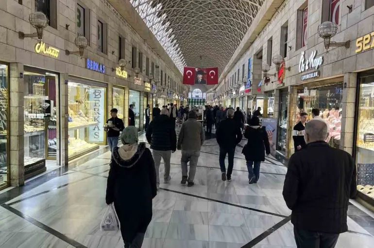Bursa’da Vakıfların fahiş kira zammı esnafı vurdu
