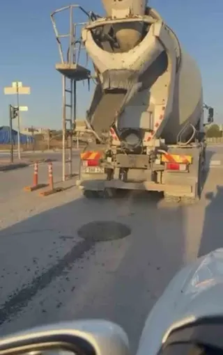 Bursa’da yola beton döken mikser sürücüsüne tepki
