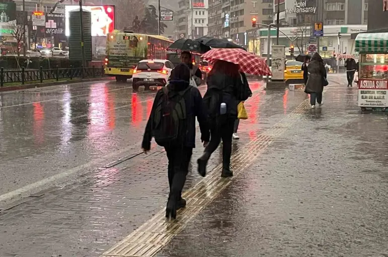 Bursalı çiftçilerin yağışlarla yüzü güldü
