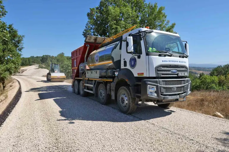 Bursa’nın 4 ilçesine toplam 32,5 kilometre yeni yol
