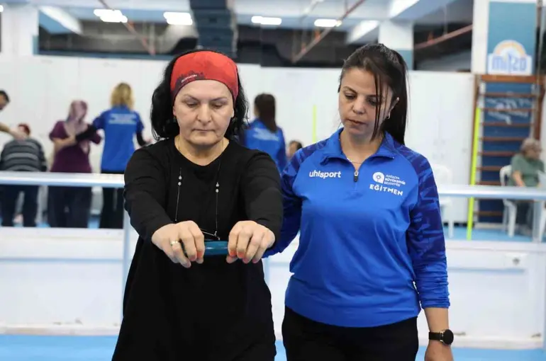 Büyükşehir Belediyesi’nden Parkinson hastalarına özel eğitim
