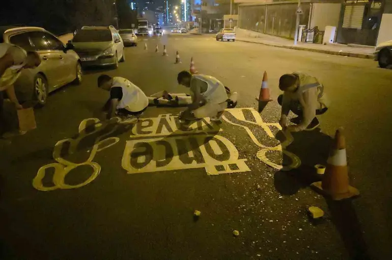 Büyükşehir okul önlerinde güvenliği artırıyor

