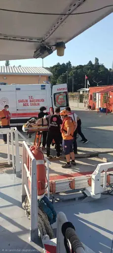 Çanakkale Boğazı’ndaki ticari gemide kalp krizi geçiren personel hastaneye sevk edildi
