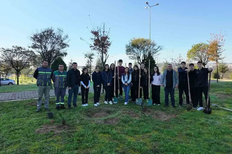 Çayırova’da öğrenciler doğayla buluştu
