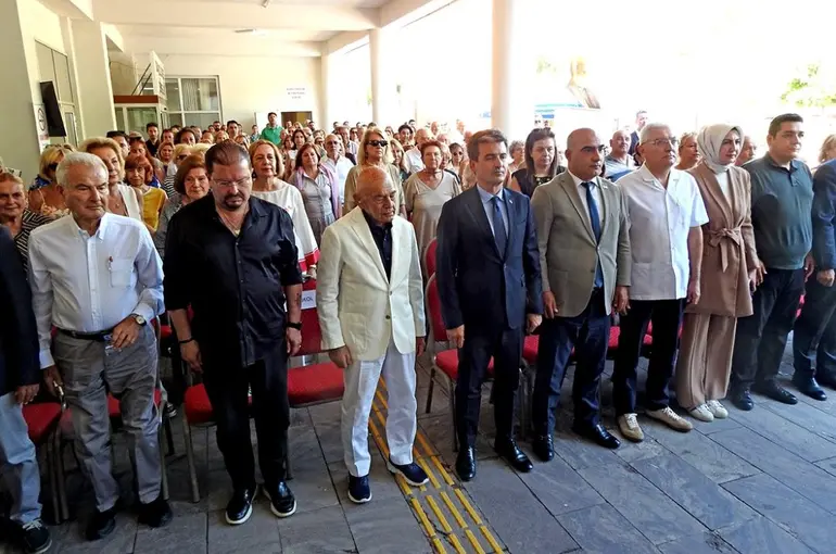 Çeşme Devlet Hastanesi’nin acil servisi dayanışmayla yenilendi
