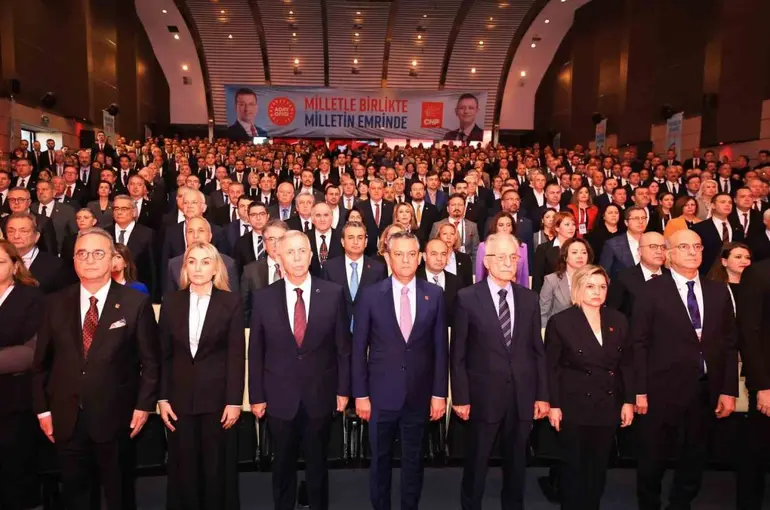 CHP Genel Başkanı Özel: "Bölgemiz bir ateş çemberine dönüşmüş durumda"
