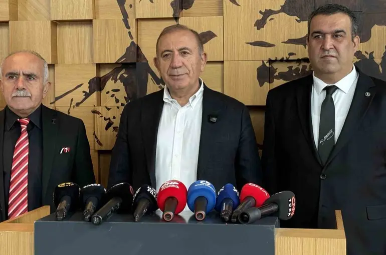 CHP’li Gürsel Tekin: "Aziz İhsan Aktaş hakkında suç duyurusunda bulunuyoruz"
