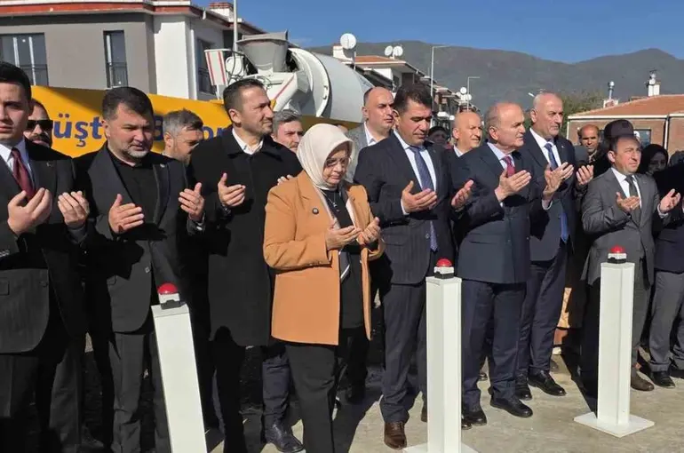 Çilimli’ye Selçuklu mimarisinde yapılacak caminin temeli atıldı
