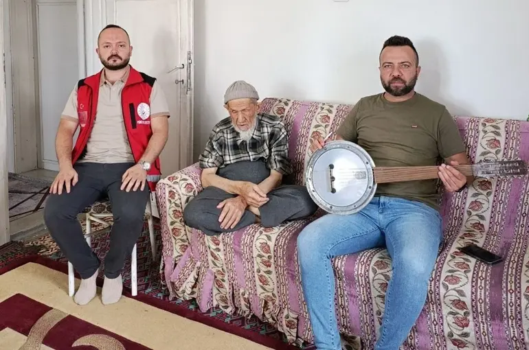 Çınarlara Vefa Projesi’nde cümbüş ve uzun hava sürprizi
