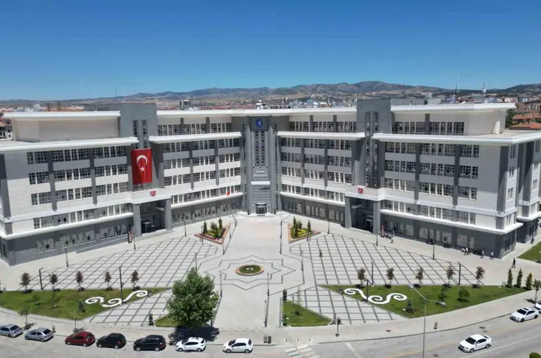 Çorum Belediyesi’nden 7,7 milyon liralık kırtasiye desteği
