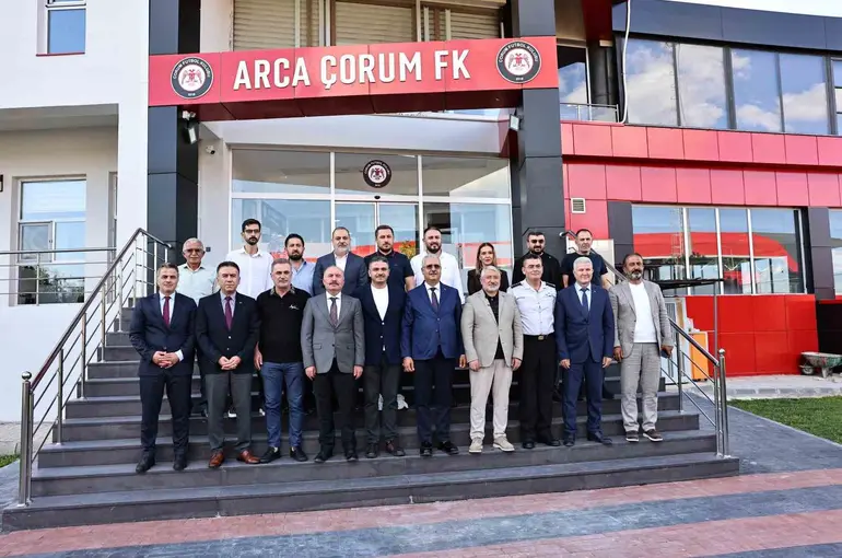 Çorum protokolünden Çorum FK’ya ziyaret: Kulüpp hedefleri istişare edildi
