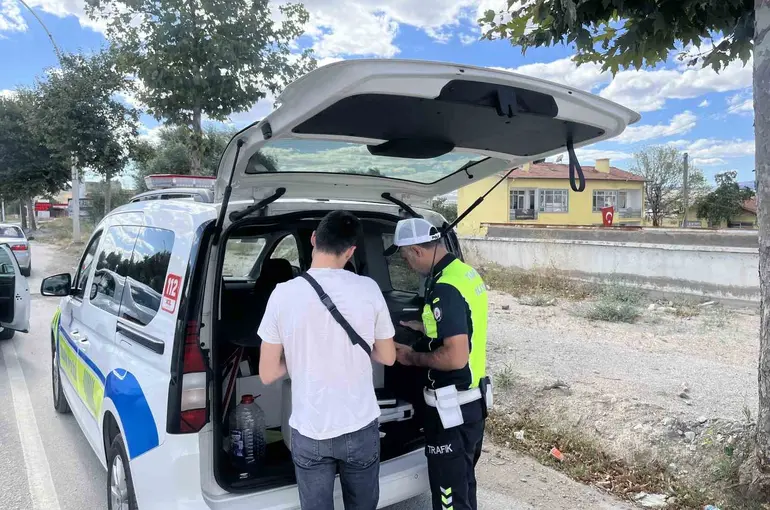 Çorum’da dron destekli trafik denetimi: Kırmızı ışık ihlali yapan sürücülere toplam 100 bin TL ceza
