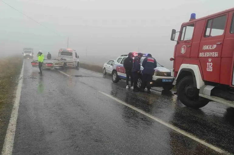 Çorum’da sis trafik kazasına sebep oldu: 5 yaralı

