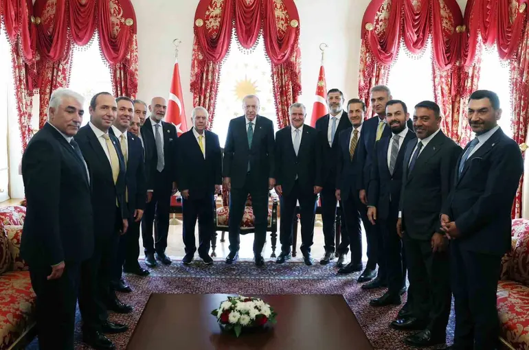 Cumhurbaşkanı Erdoğan, 4 spor kulübü başkanını kabul etti
