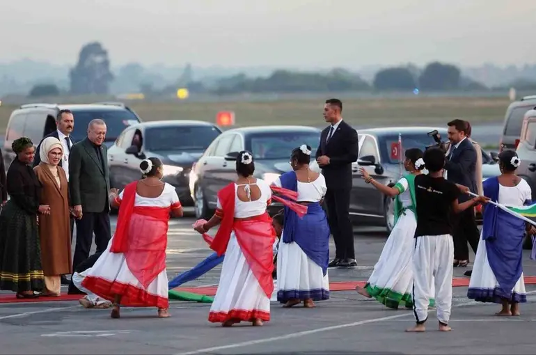 Cumhurbaşkanı Erdoğan, G20 Liderler Zirvesi için Güney Afrika’ya geldi
