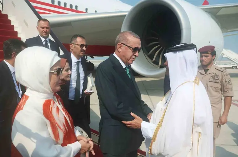 Cumhurbaşkanı Erdoğan, Katar’a geldi

