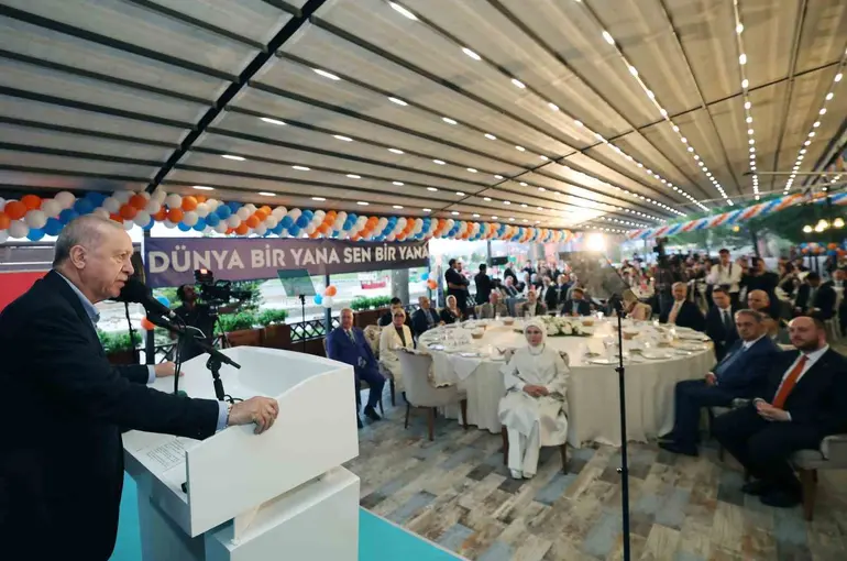Cumhurbaşkanı Erdoğan: "Milletimiz terör defterinin bir daha açılmamak üzere tamamen kapanması noktasında kararlı bir duruş sergiledi"
