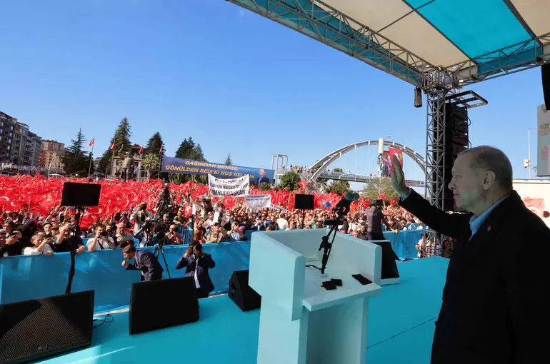 Cumhurbaşkanı Erdoğan: "Muhalefetin ne dediği ile ne yaptığı ile ilgilenmiyoruz"
