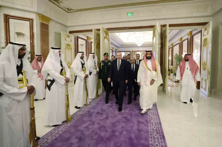 Cumhurbaşkanı Erdoğan, Suudi Arabistan Veliaht Prensi Selman ile görüştü
