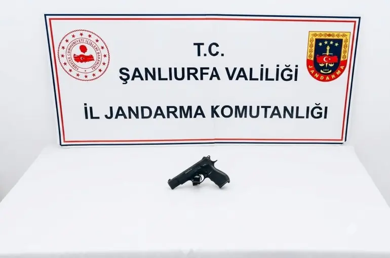 Damadın ateşlediği silahtan çıkan yorgun mermi vatandaşı yaraladı
