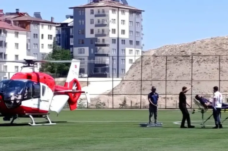 Darende’de 72 yaşındaki hasta hava ambulansıyla Malatya’ya sevk edildi
