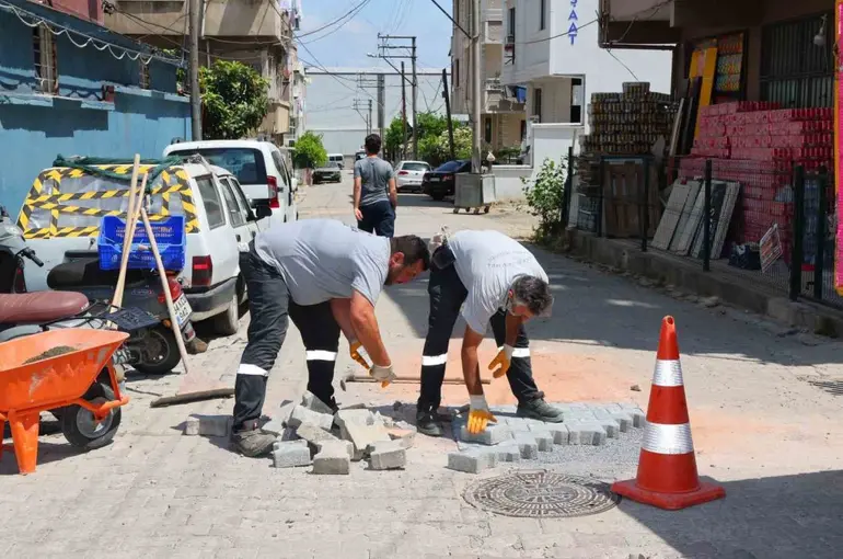 Darıca’da 100 kişilik ekiple yaz temizliği sürüyor

