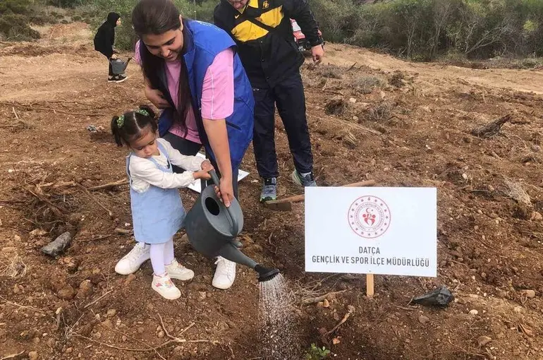 Datça’da fidanlar toprakla buluştu
