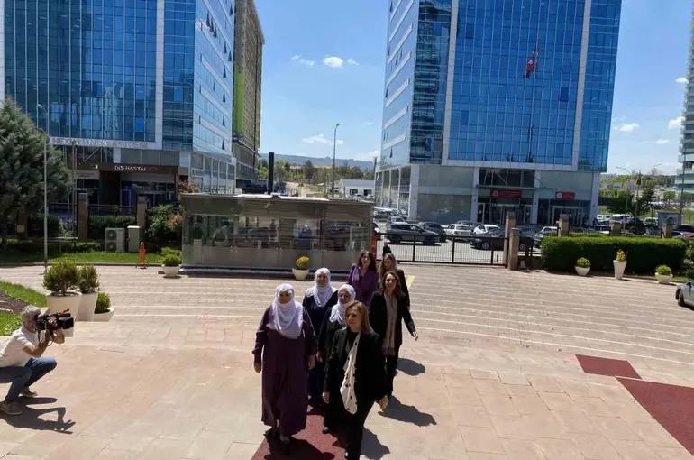 Dem Parti Sözcüsü Doğan’dan CHP’ye anneler günü ziyareti