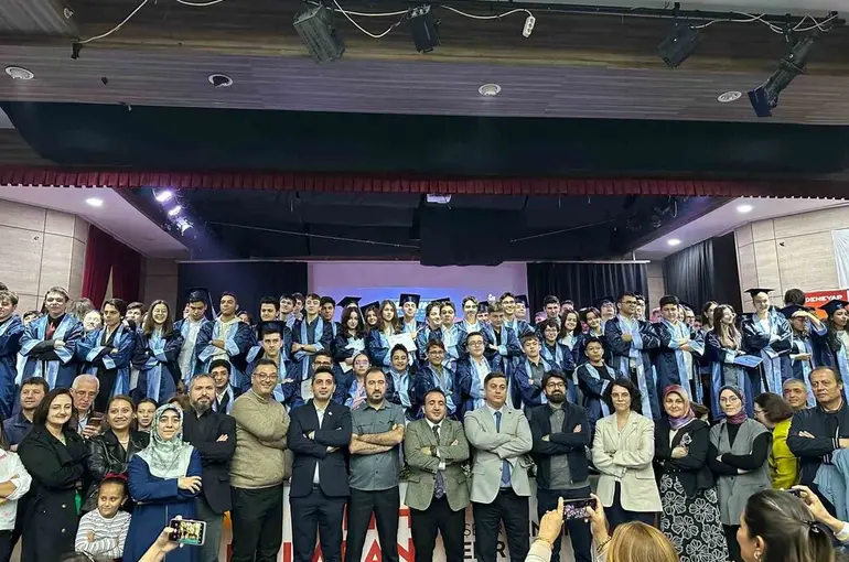 Deneyap 2025 mezuniyet programı gerçekleştirildi
