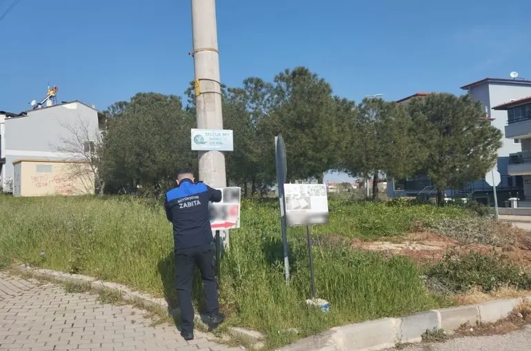 Denizli’de kaçak reklam panoları tek tek kontrol ediliyor

