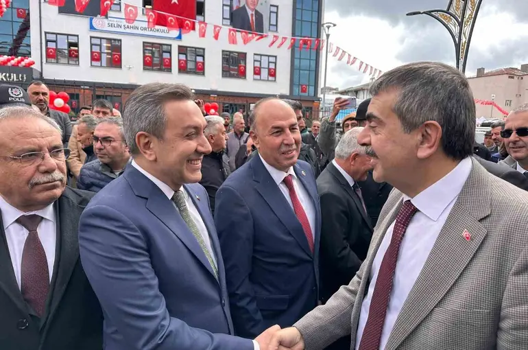 Dere: "Sungurlu’nun geleceğine yapılan yatırım, Türkiye’nin geleceğine yapılan yatırımdır"
