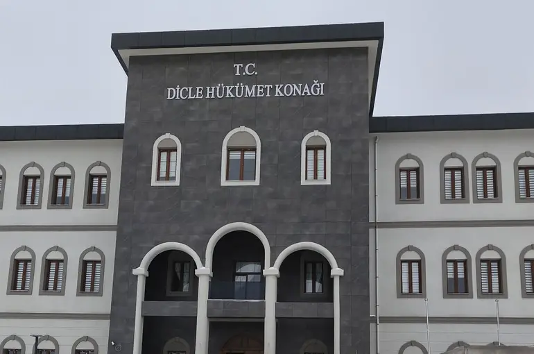 Dicle’de 8 ayda 9 kilo 20 gram esrar, 5 bin 967 kök kenevir ele geçirildi
