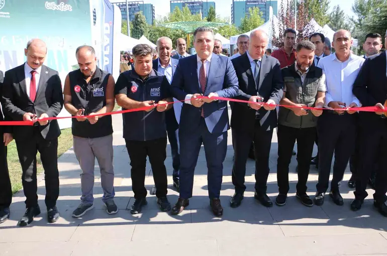 ‘Dicle’den Akan Bilim Şenliği’ Yenişehir’de başladı
