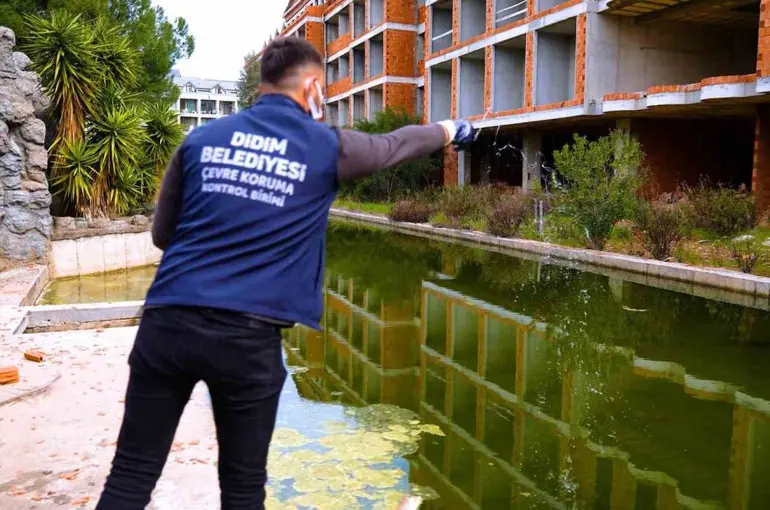 Didim Belediyesi’nden sinekle mücadele
