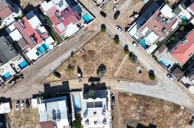 Didim’de ulaşımı rahatlatacak yol çalışması Efeler Mahallesi’nde başladı
