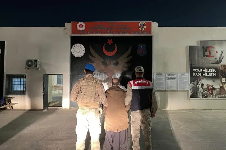 Diyarbakır’da 25 yıl kesinleşmiş hapis cezası bulunan şahıs yakalandı
