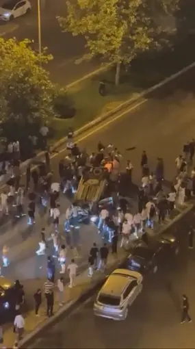 Diyarbakır’da araçların çarpıştığı kazada otomobil ters döndü: 3 yaralı
