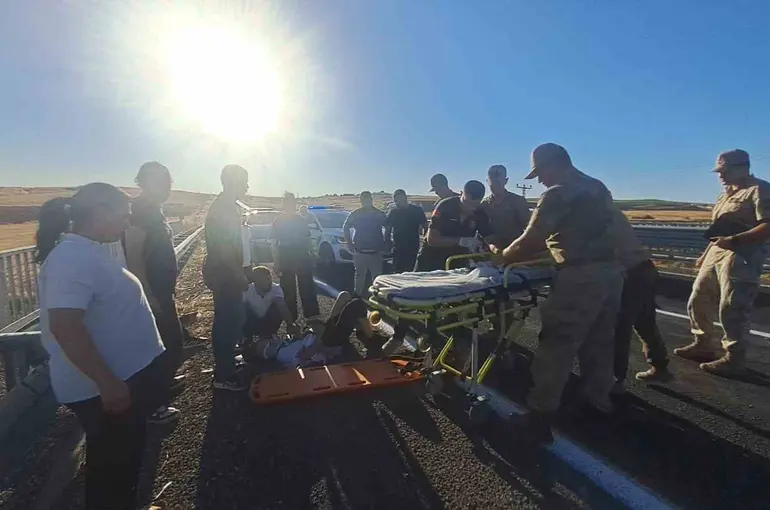 Diyarbakır’da feci kaza: Aynı aileden 5 kişi yaralandı

