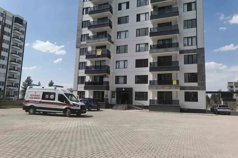 Diyarbakır’da komşuların ’çöp kokusu’ kavgası: 2 yaralı
