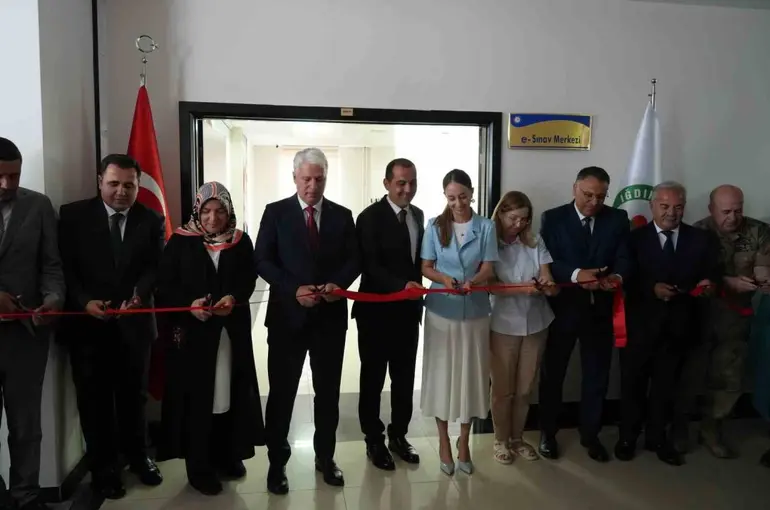 Doğu Anadolu Bölgesi’nin ilk "Sivil Havacılık e-Sınav Merkezi" Iğdır’da açıldı
