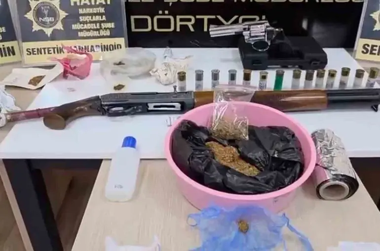 Dörtyol’da uyuşturucu satıcılarına yönelik operasyon; 8 gözaltı

