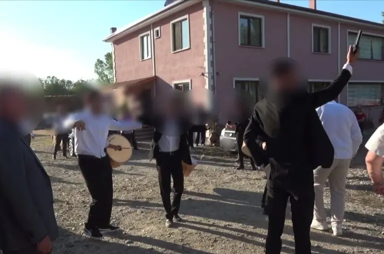 Düğünde maganda kurşunuyla 1 kişi yaralandı, 8 kişi gözaltına alındı
