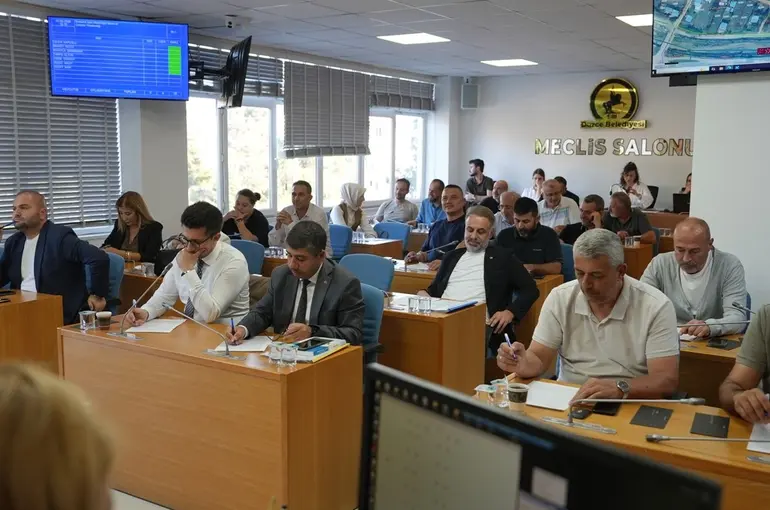 Düzce Belediye meclisi 21 gündem maddesini karara bağlandı
