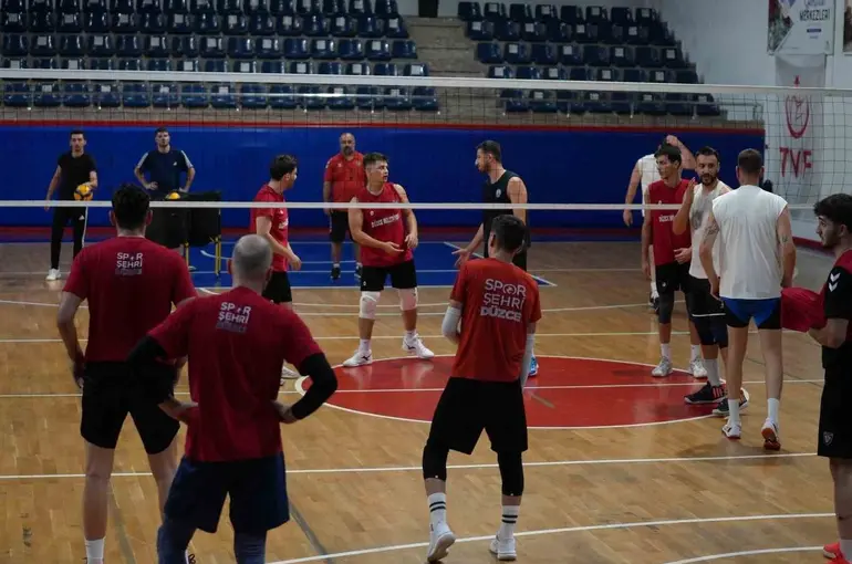 Düzce ekibi filede yeni sezonu bekliyor
