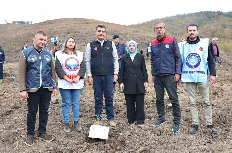 Düzce öğretmenleri hatıra ormanı oluşturuldu
